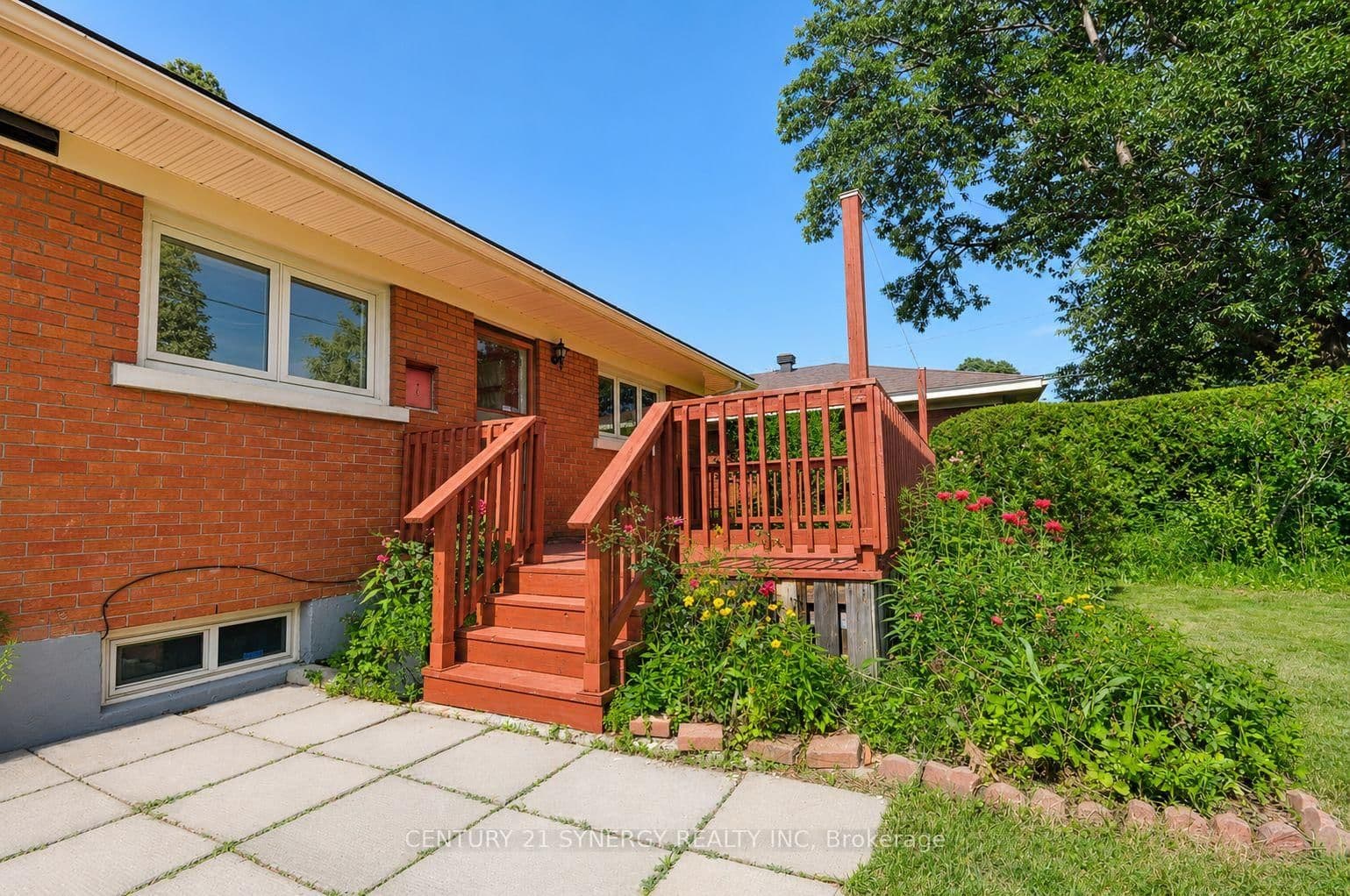 2148 Iris Street, Ottawa, ON — photo 2
