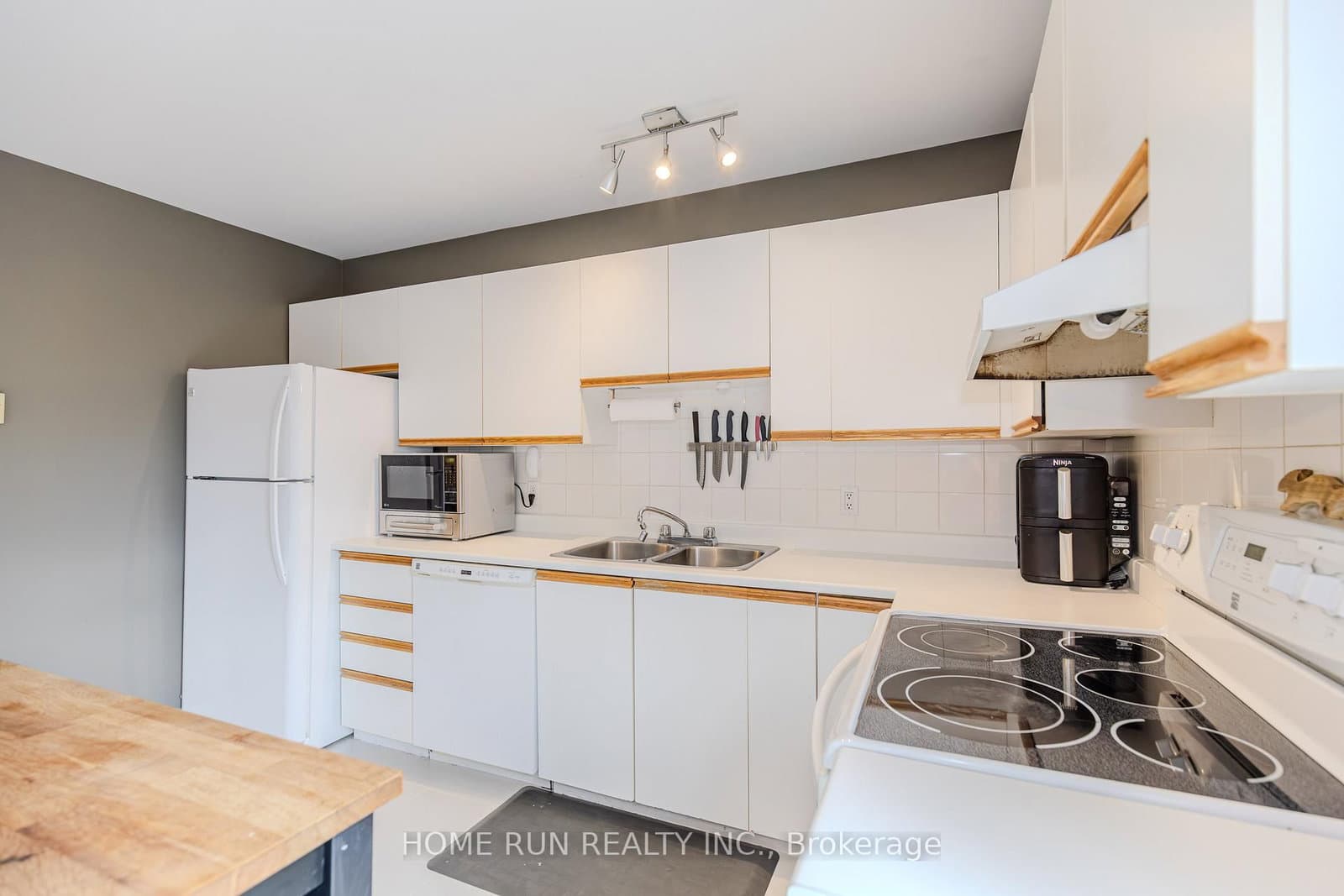 24 - 2828 Richmond Road, Ottawa, ON — photo 26