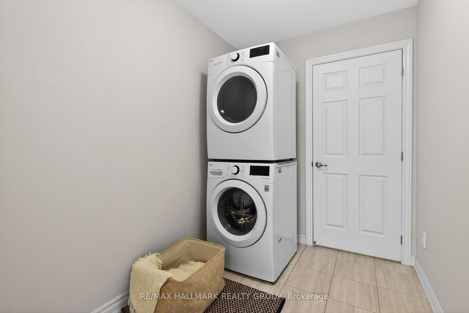 805 Kiniw Private, Ottawa, ON — photo 4