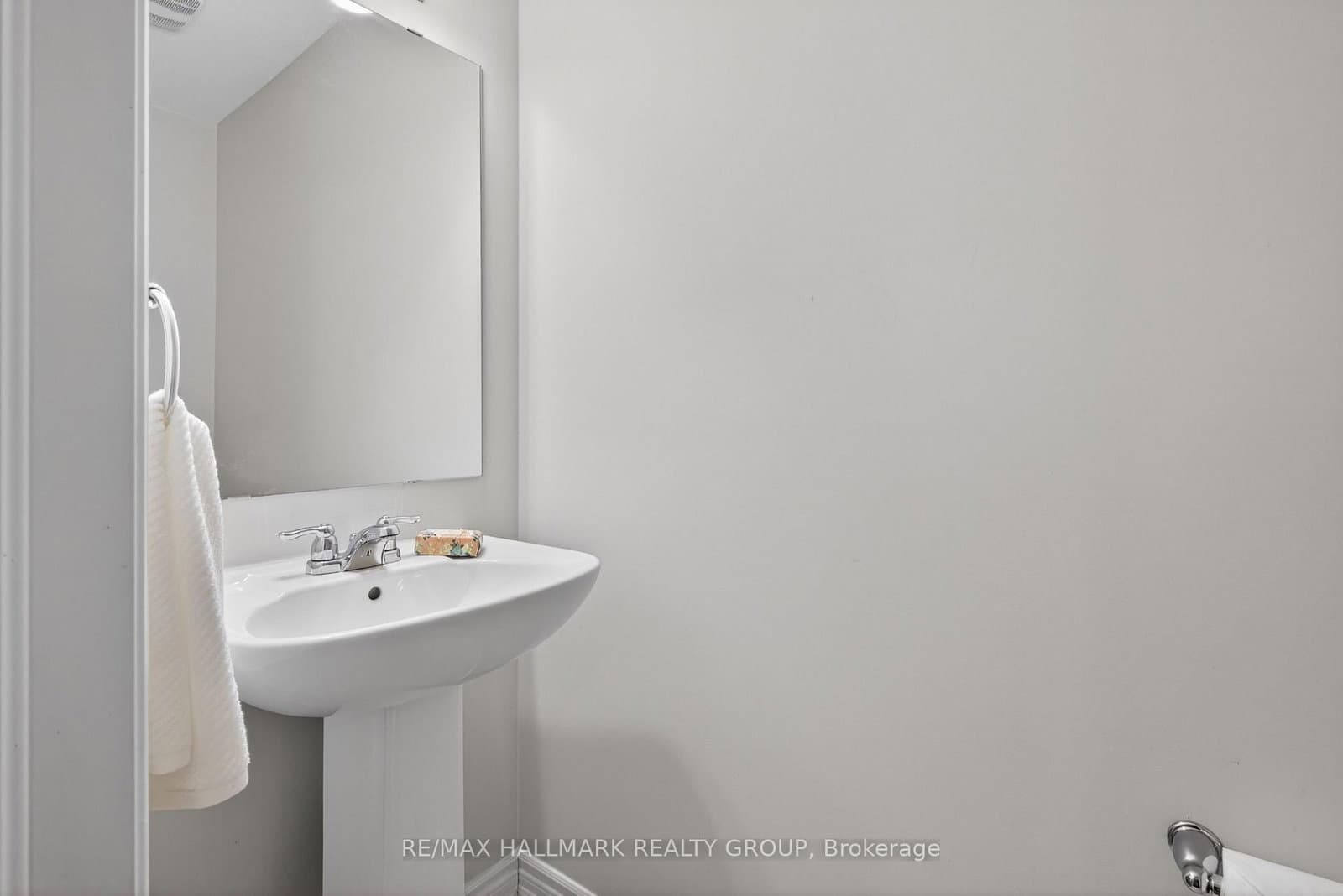 805 Kiniw Private, Ottawa, ON — photo 7