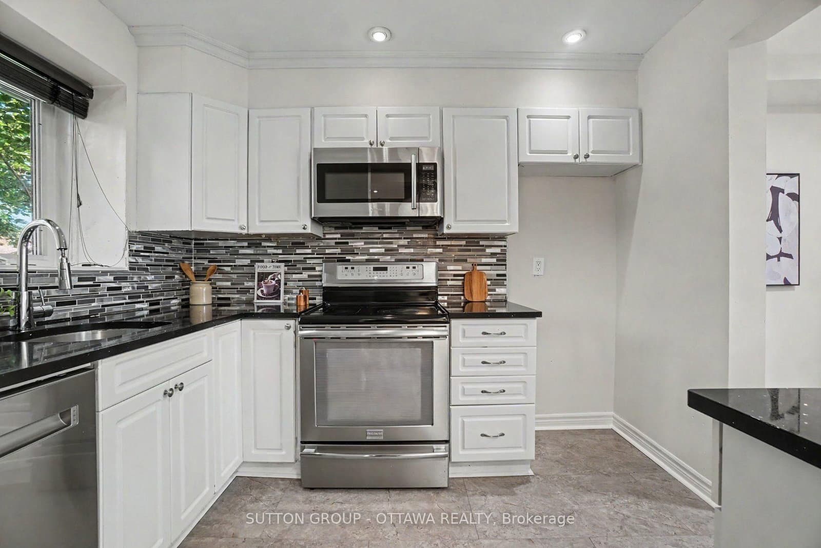 1833 BROUSSEAU Crescent, Ottawa, ON — photo 10