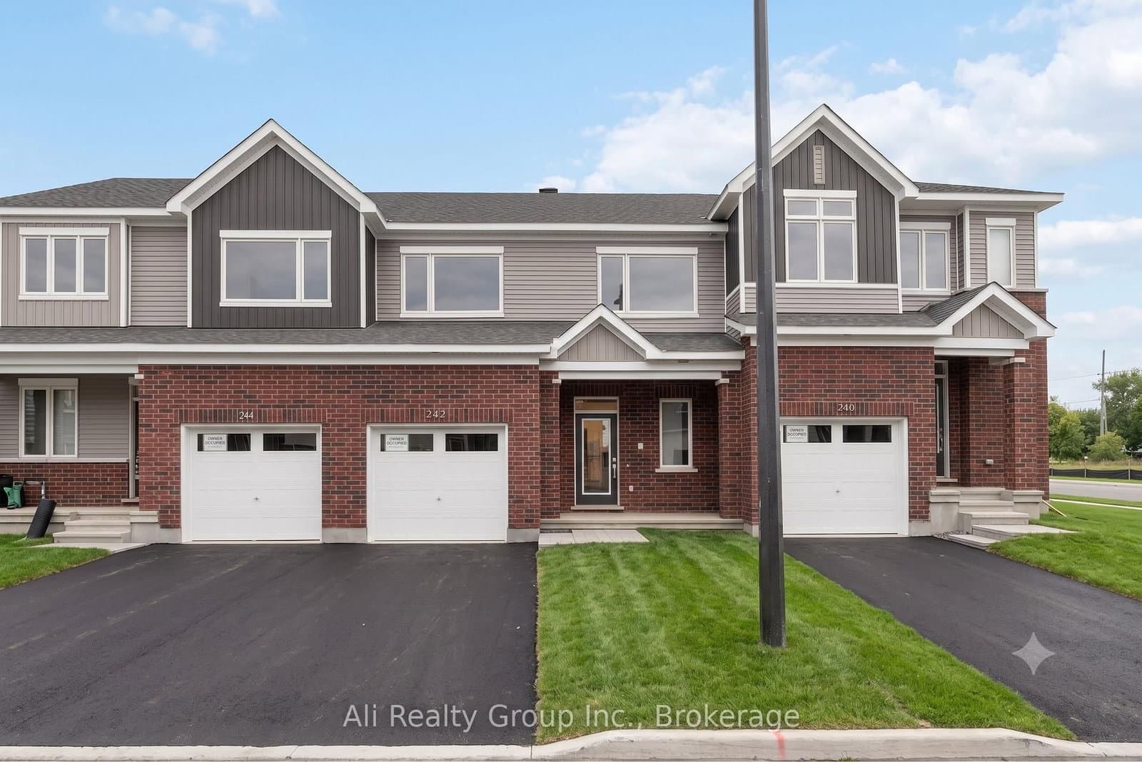 242 FALSETTO Street, Ottawa, ON — photo 1