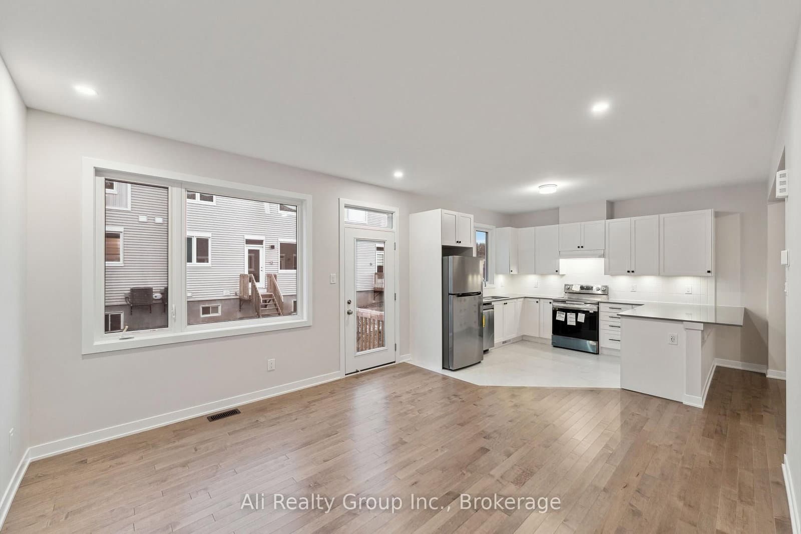 242 FALSETTO Street, Ottawa, ON — photo 10