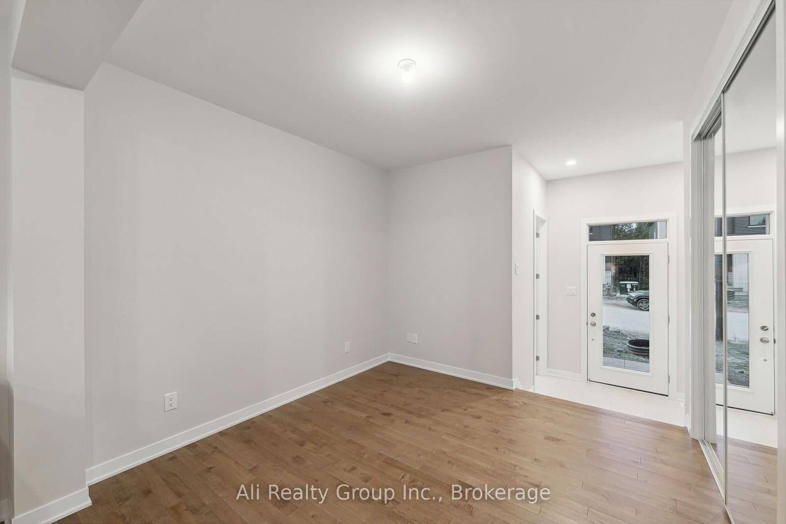 242 FALSETTO Street, Ottawa, ON — photo 3