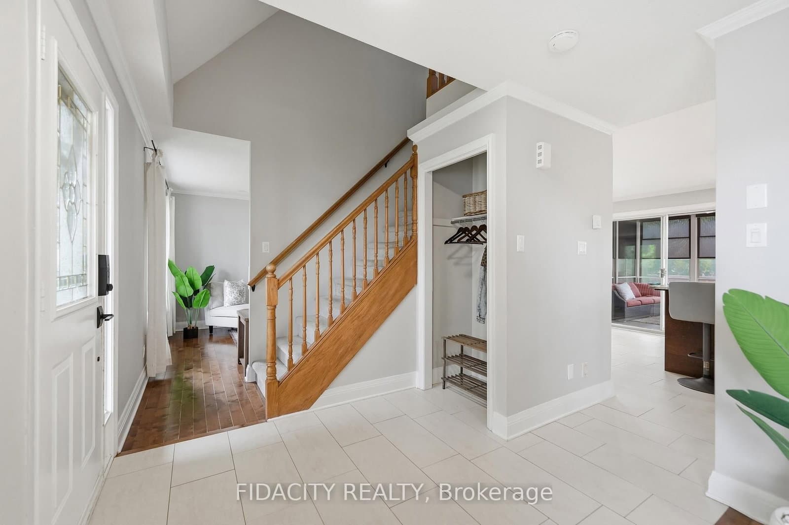 13 Poole Creek Crescent, Stittsville, ON — photo 4