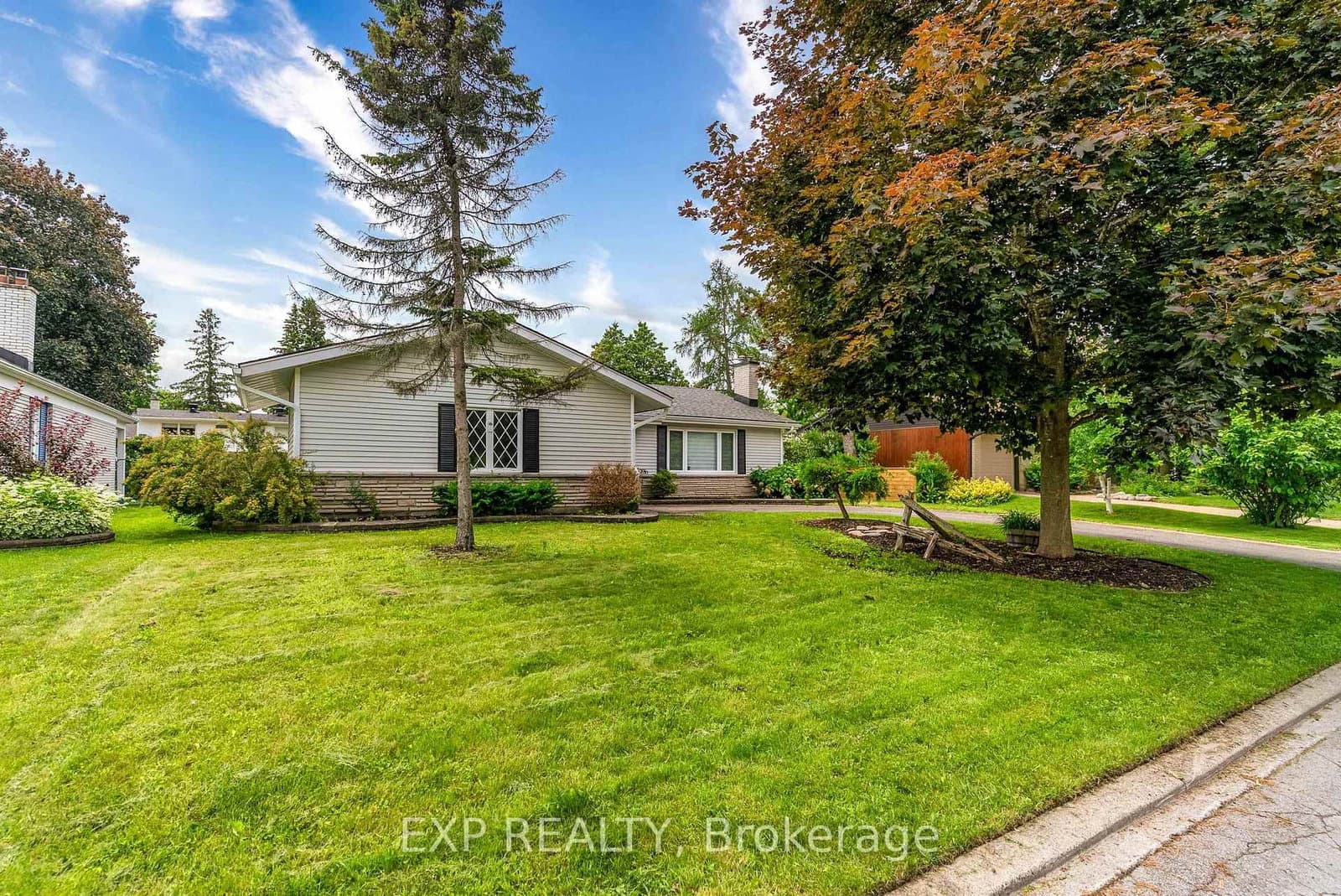 2136 Fillmore Crescent, Ottawa, ON — photo 2