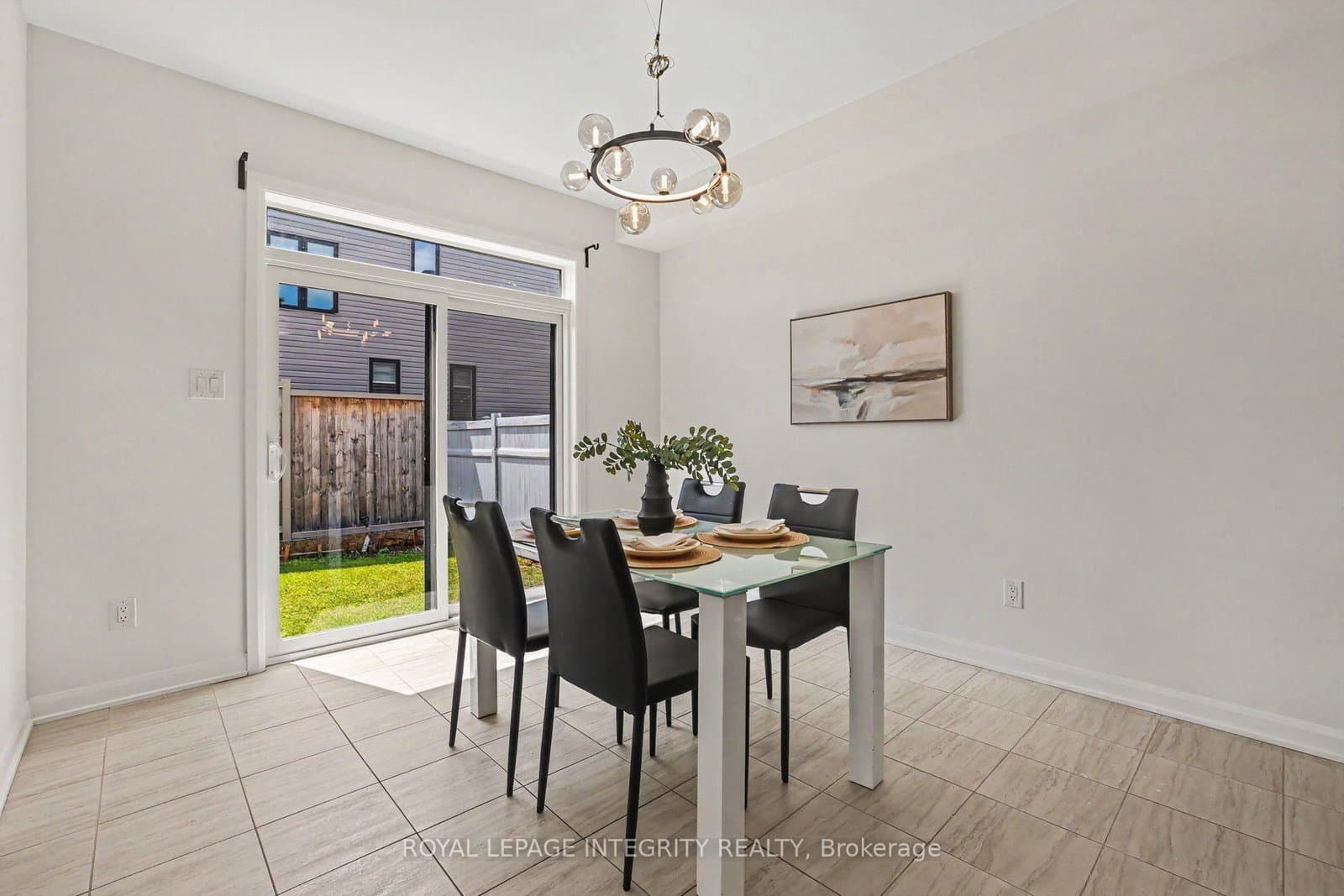 301 Cloyne Crescent, Ottawa, ON — photo 6