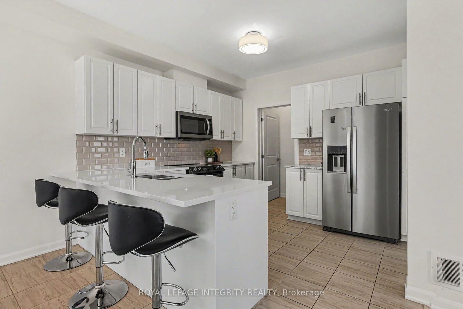 301 Cloyne Crescent, Ottawa, ON — photo 7