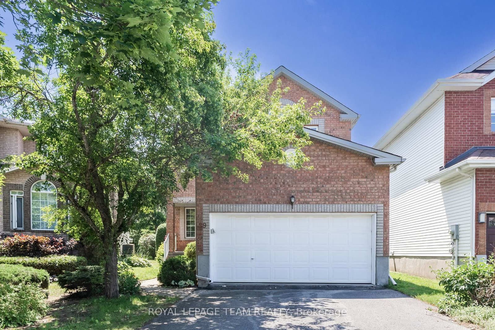 29 Keno Way, Kanata, ON — photo 1