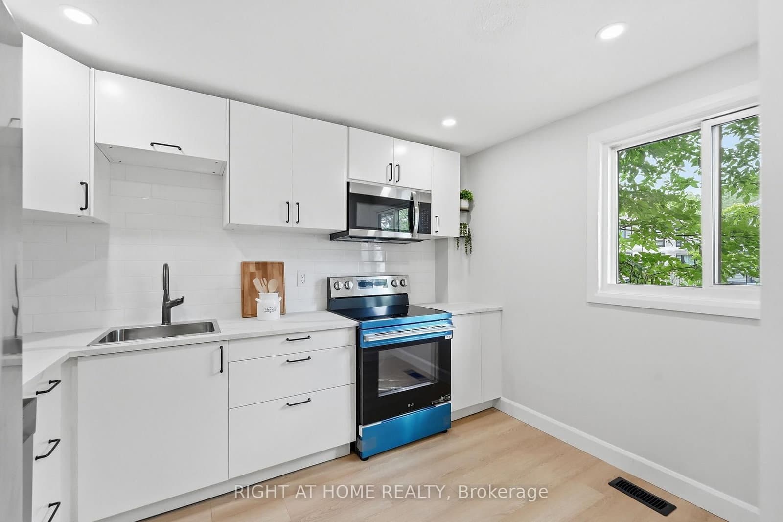 3 - 7874 Jeanne D'arc Boulevard, Ottawa, ON — photo 3
