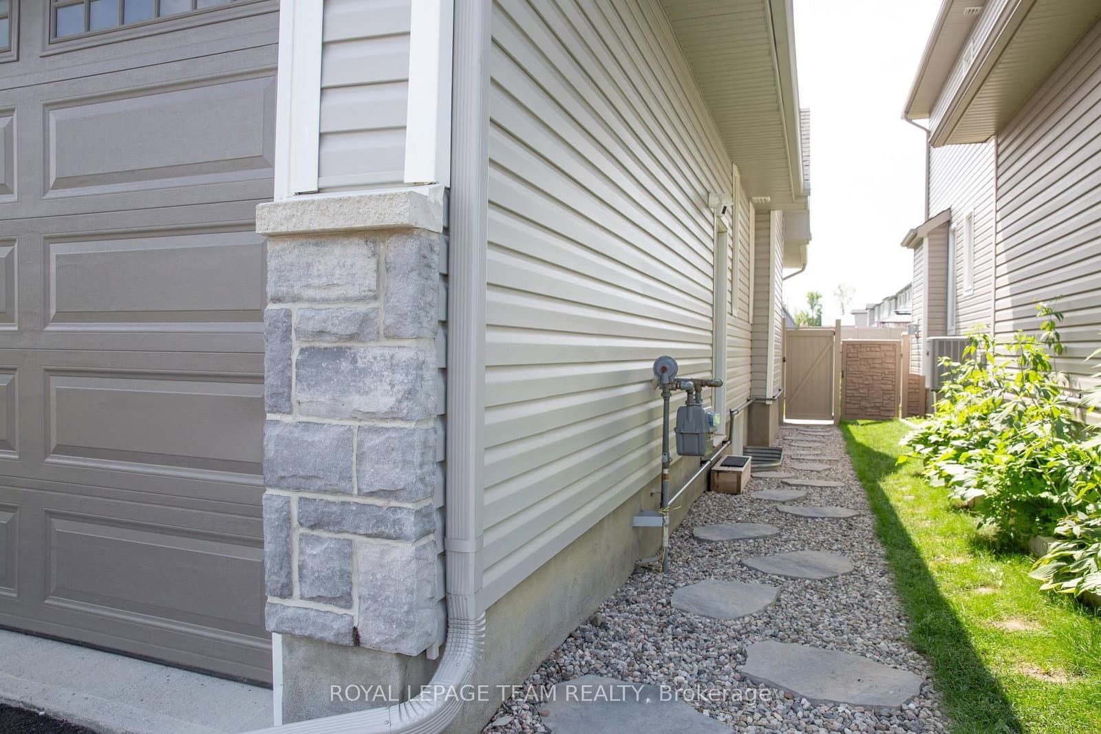 111 Dun Skipper Drive, Ottawa, ON — photo 4