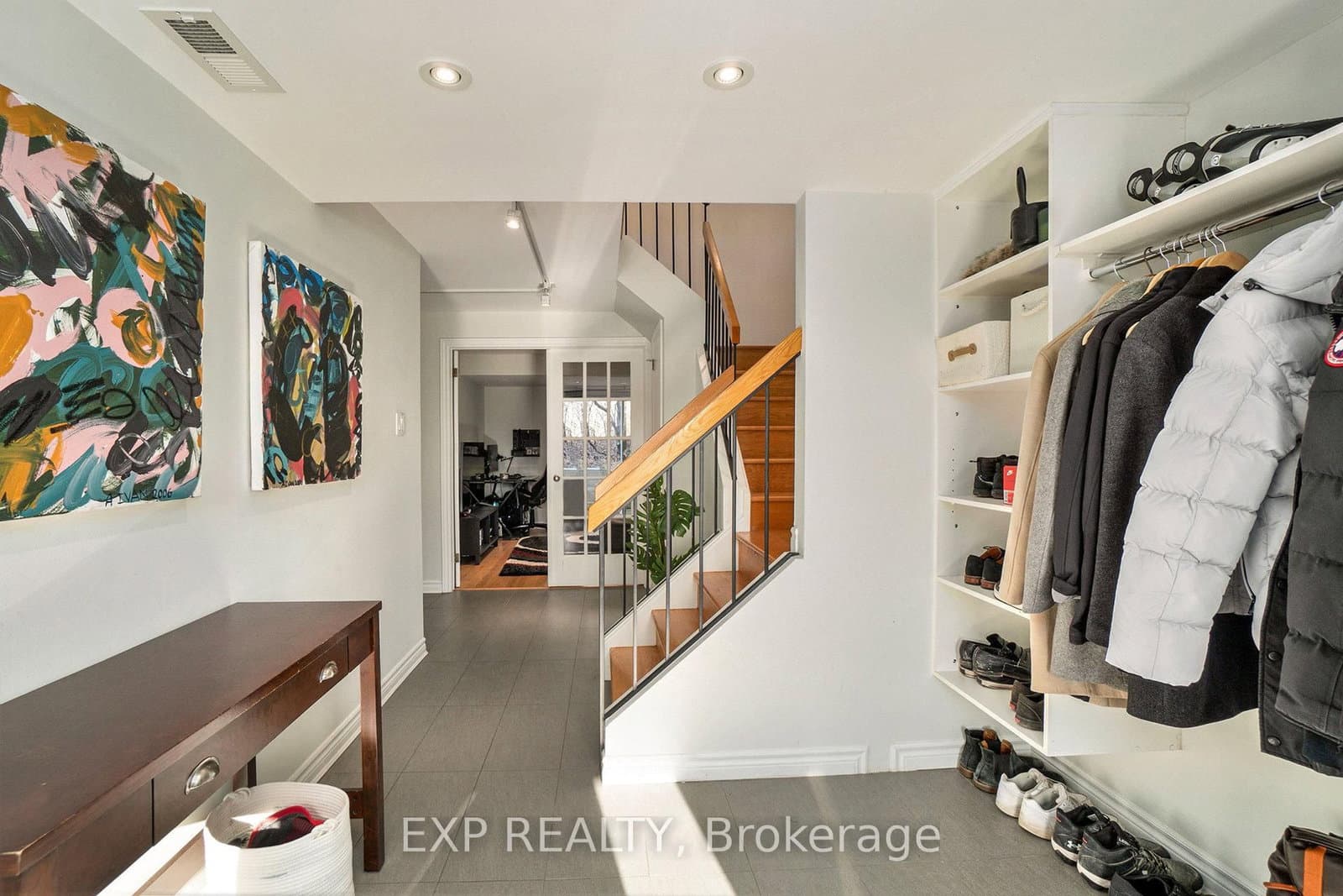 6667 Bilberry Drive, Ottawa, ON — photo 2