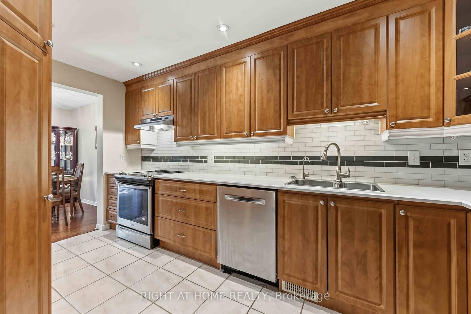 F - 12 Offenbach Lane, Ottawa, ON — photo 10