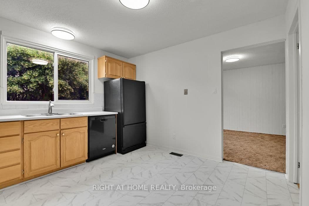 99 Craig Henry Drive, Ottawa, ON — photo 7