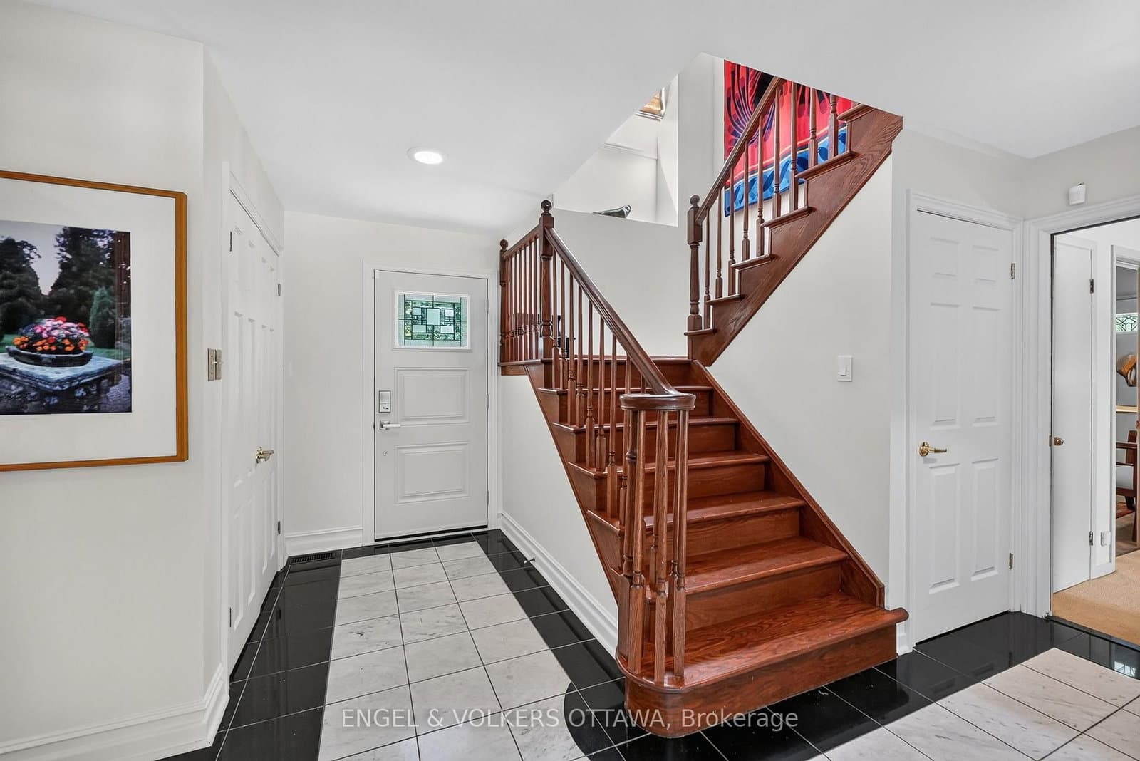 1907 Fairmeadow Crescent, Ottawa, ON — photo 3