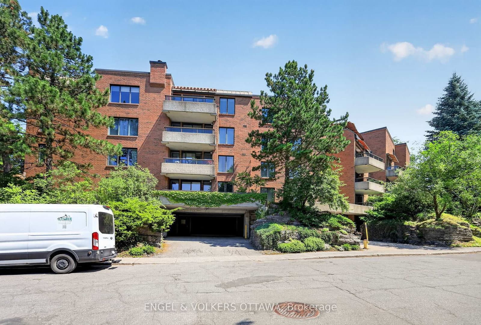 106 - 7 Kippewa Drive, Ottawa, ON — photo 1