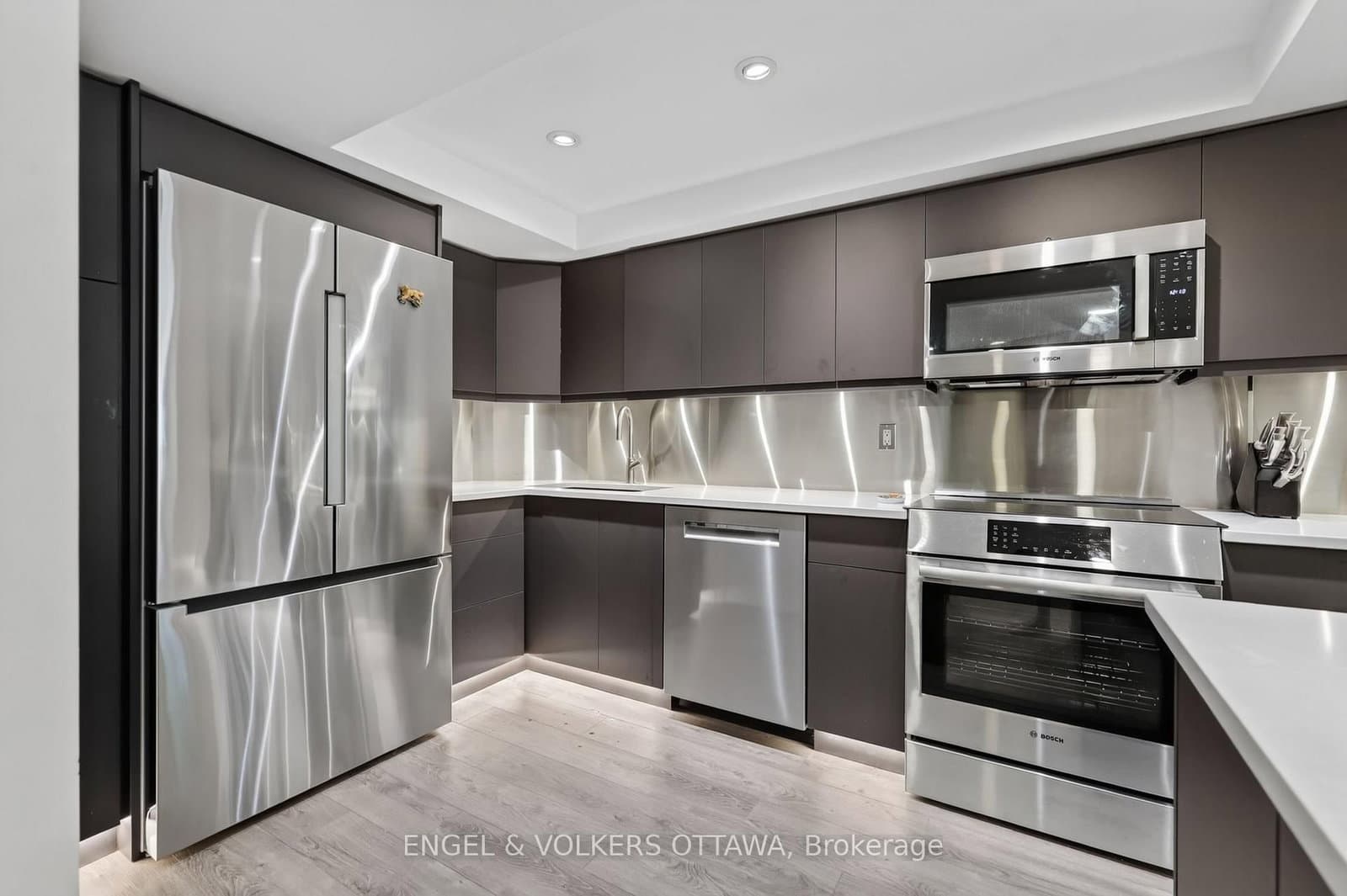 106 - 7 Kippewa Drive, Ottawa, ON — photo 8