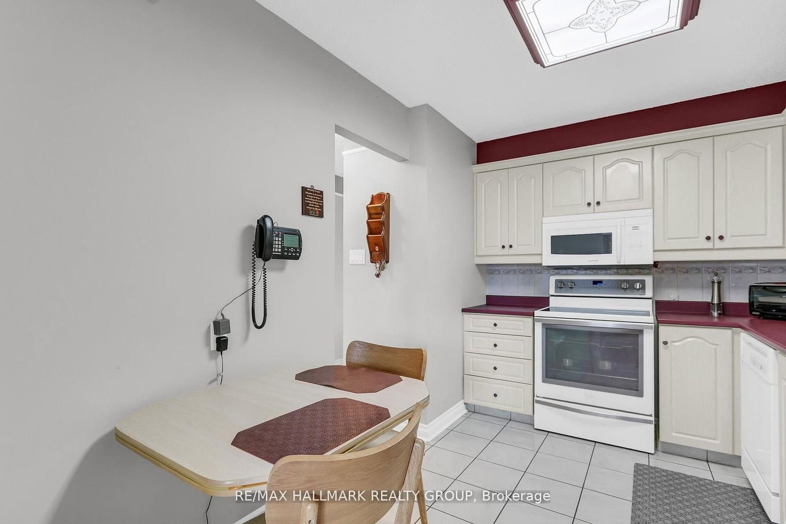 401 - 200 Lafontaine Avenue, Ottawa, ON — photo 12