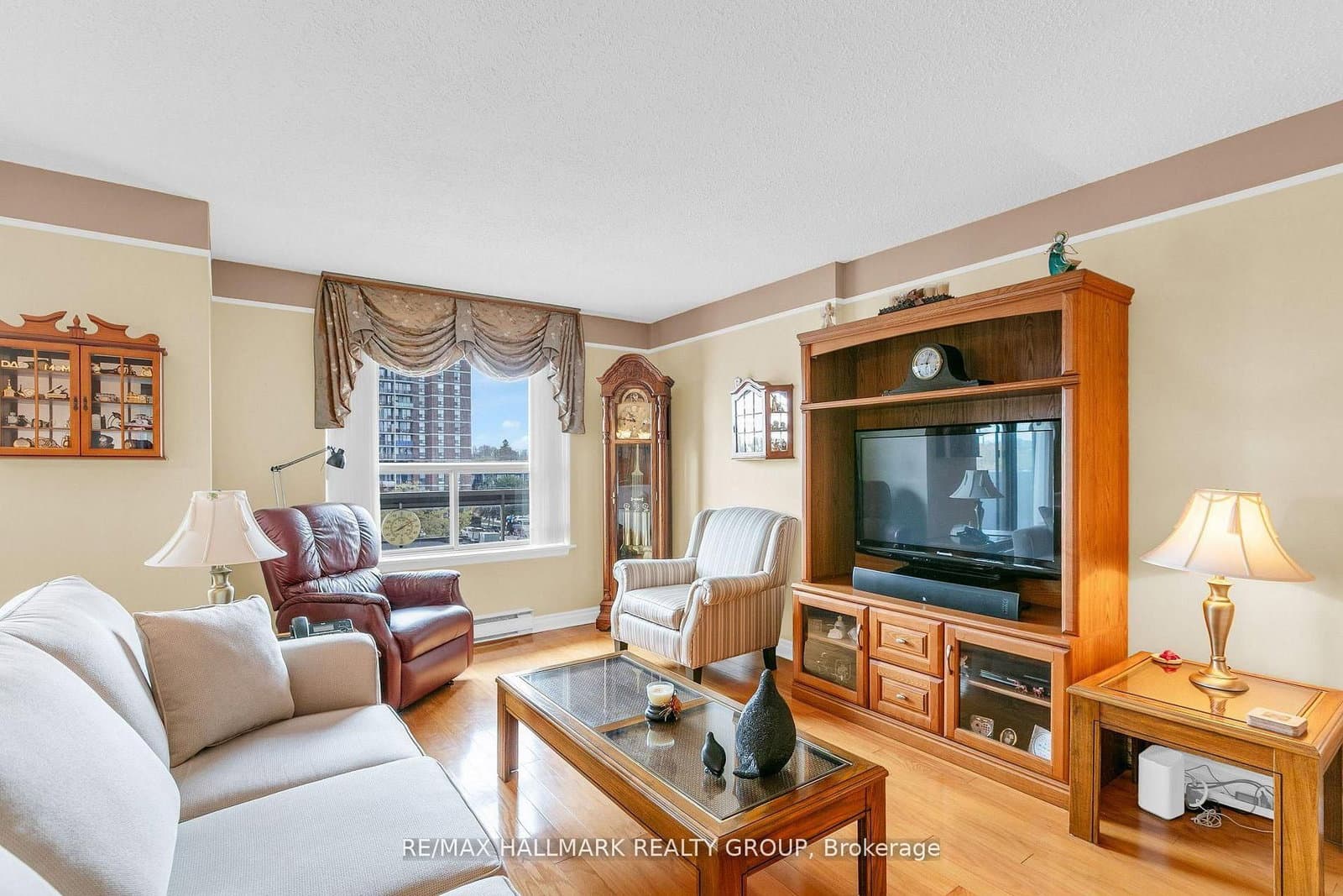 401 - 200 Lafontaine Avenue, Ottawa, ON — photo 6