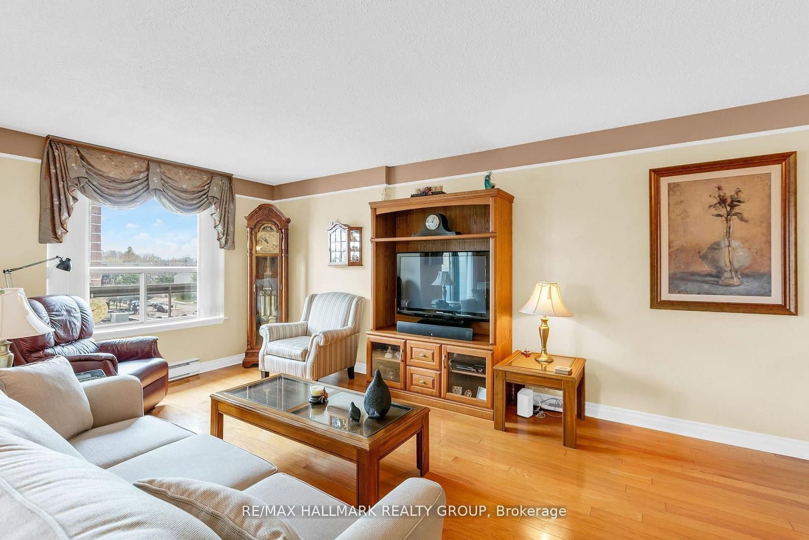 401 - 200 Lafontaine Avenue, Ottawa, ON — photo 9