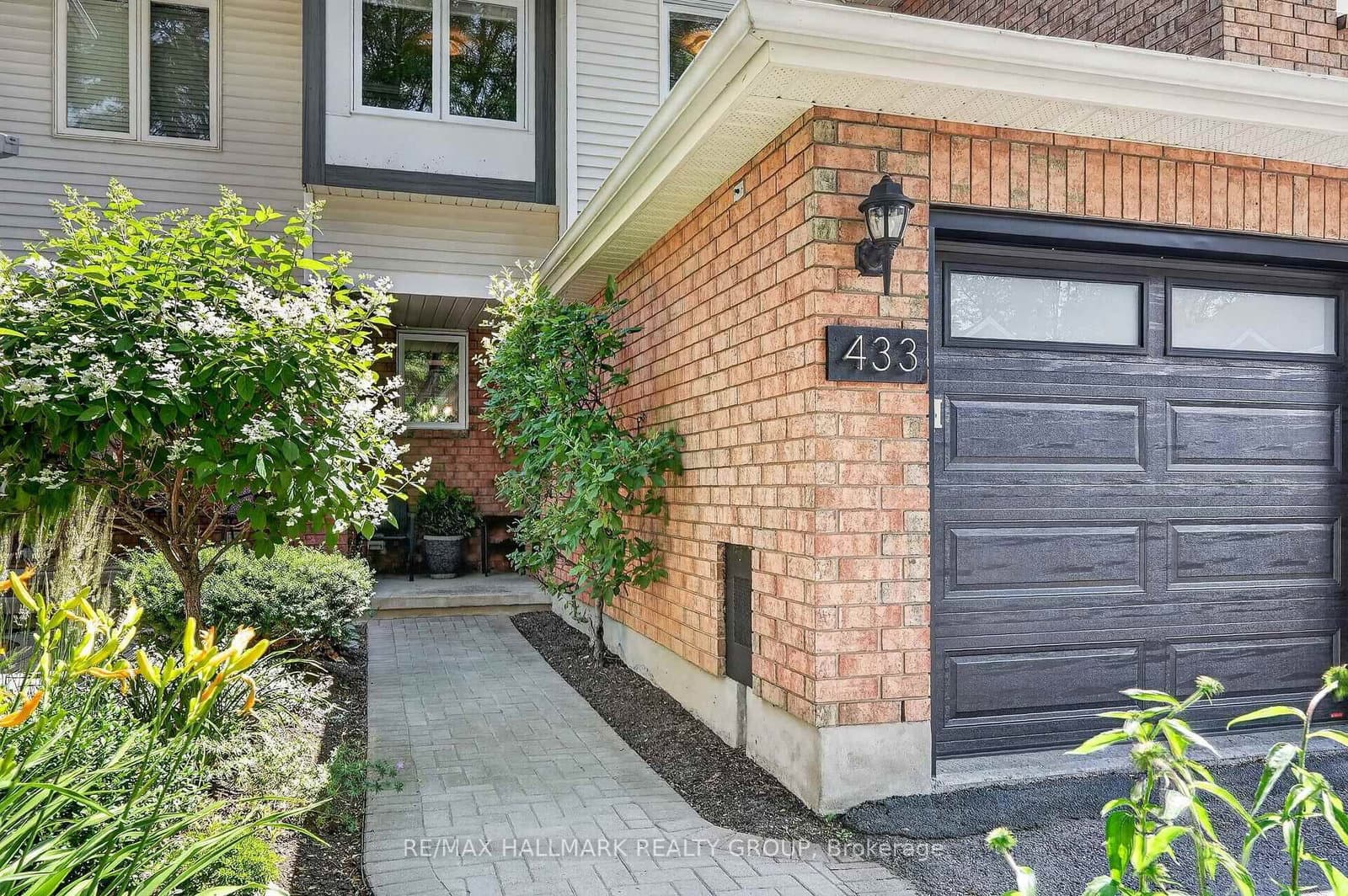 433 Lawler Crescent, Ottawa, ON — photo 2