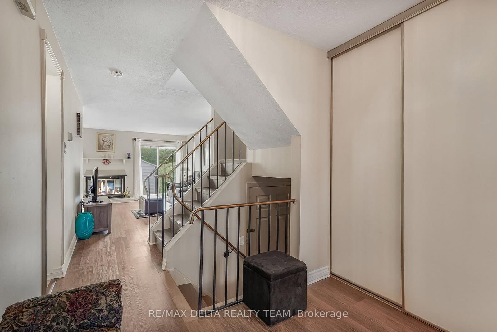 6043 VALLEY FIELD Crescent, Ottawa, ON — photo 4