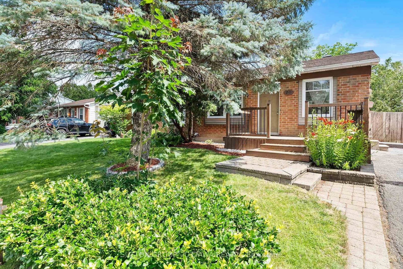 20 Spearman Lane, Kanata, ON — photo 1