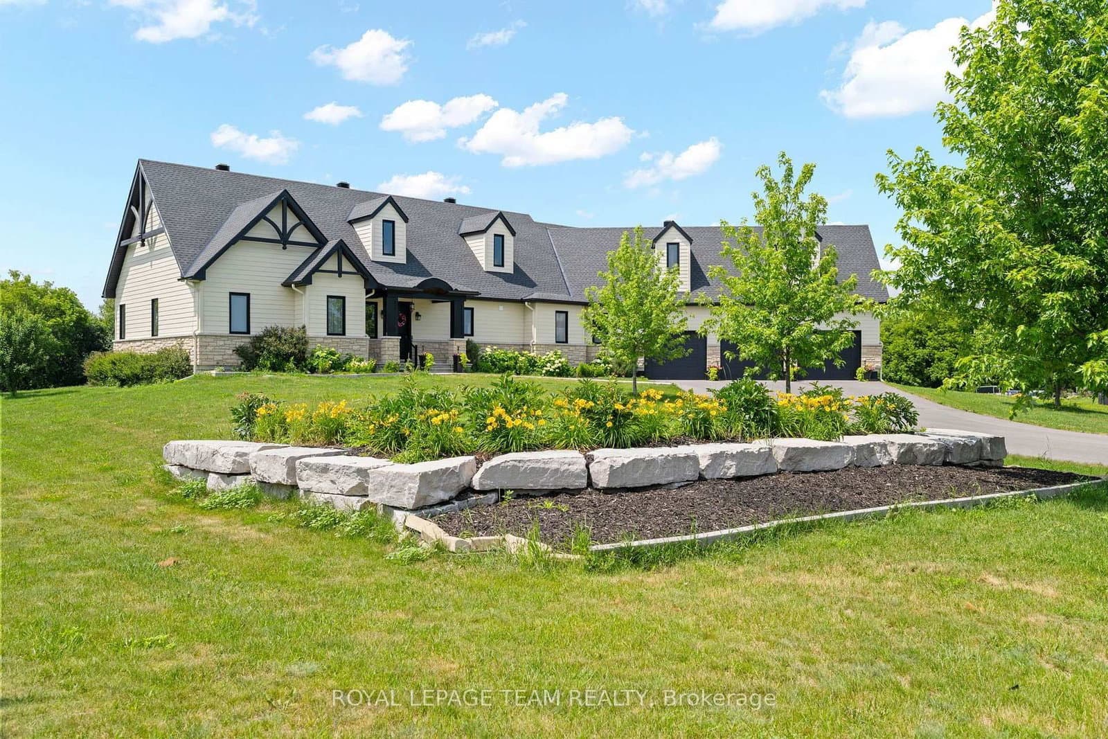 145 Barrdon Road, Carp, ON — photo 1
