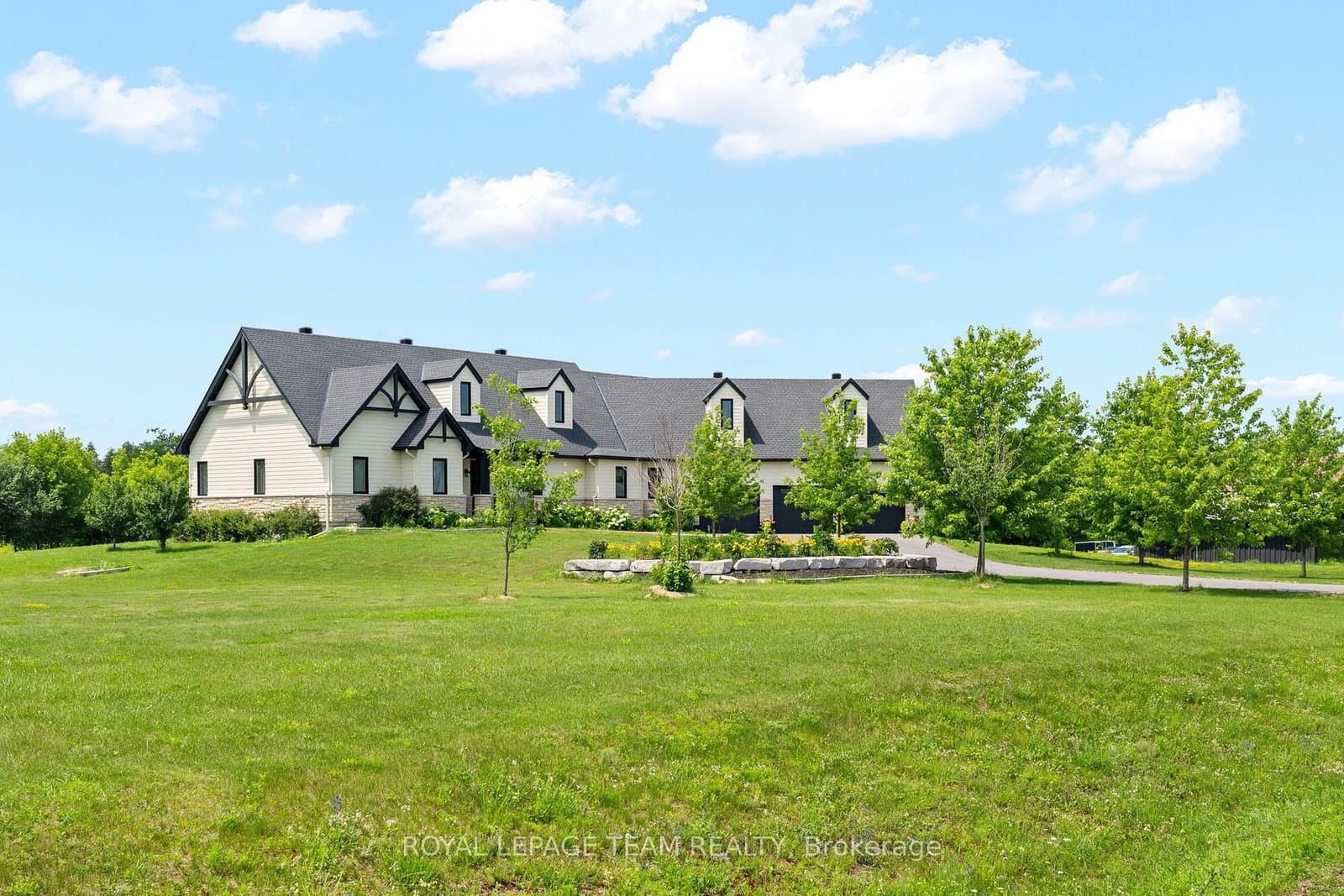 145 Barrdon Road, Carp, ON — photo 2