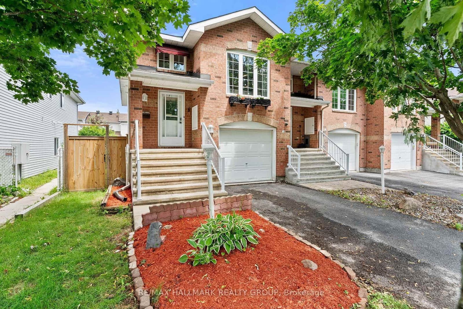 70 Whalings Circle, Stittsville, ON — photo 1