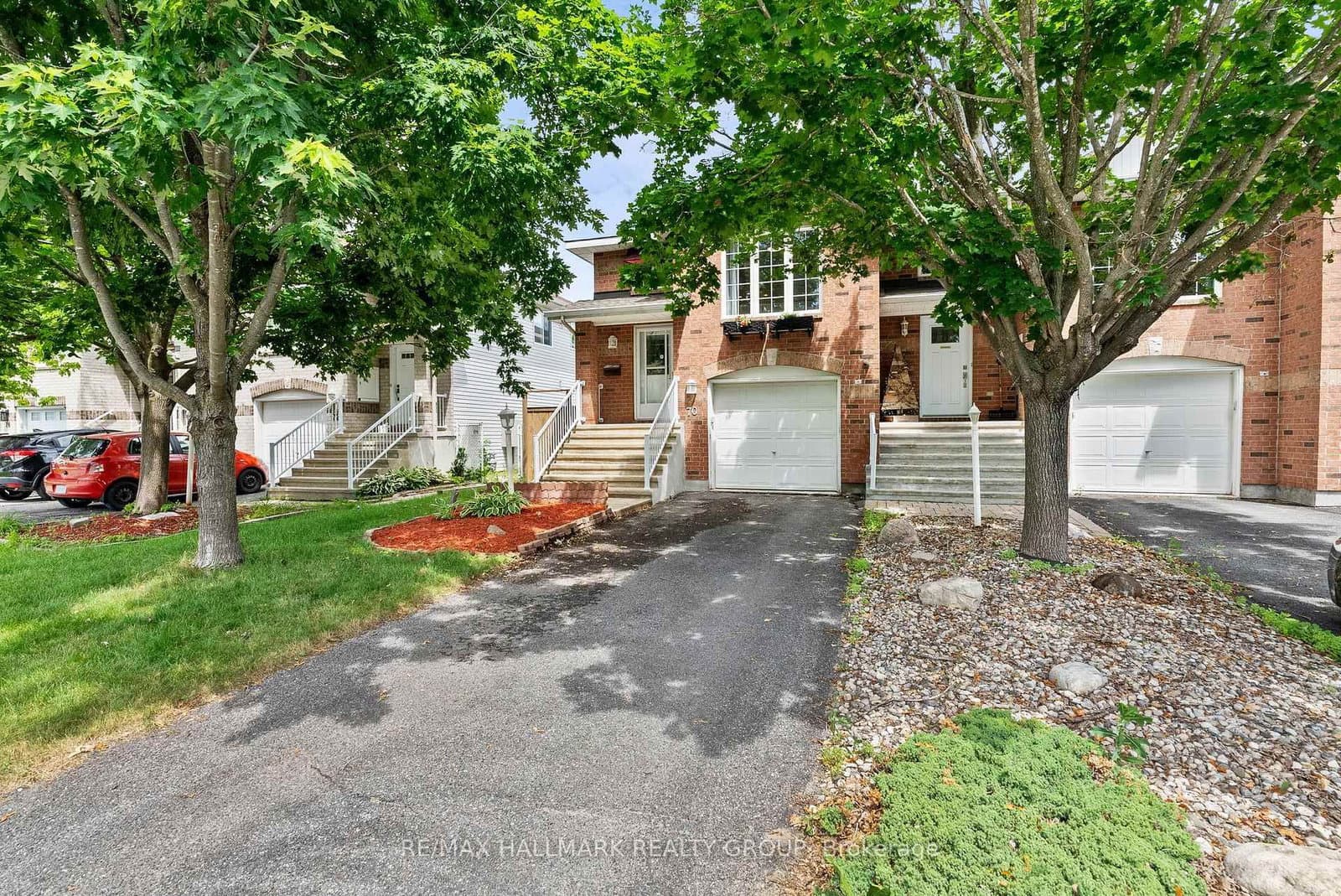 70 Whalings Circle, Stittsville, ON — photo 2