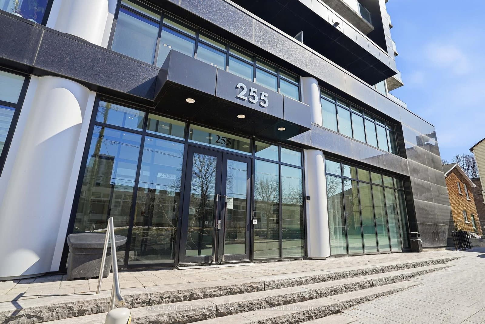 1701 - 255 Bay Street, Ottawa, ON — photo 2