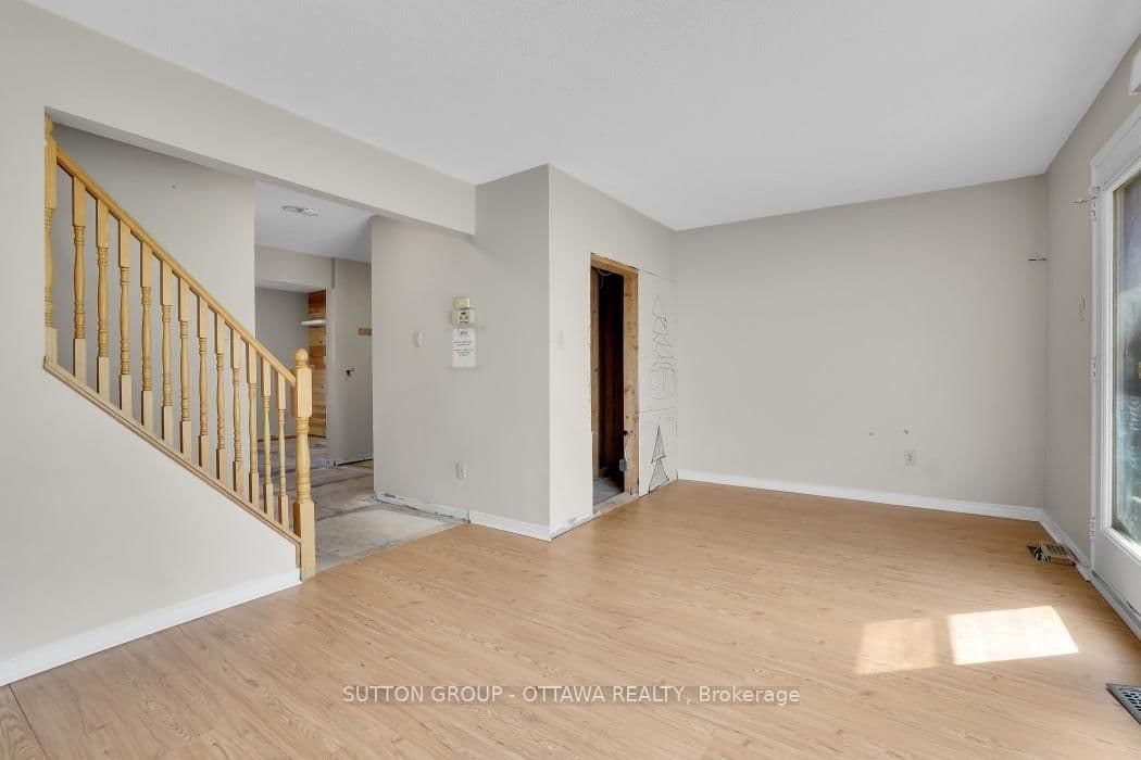 2014 Falkirk Crescent, Ottawa, ON — photo 13