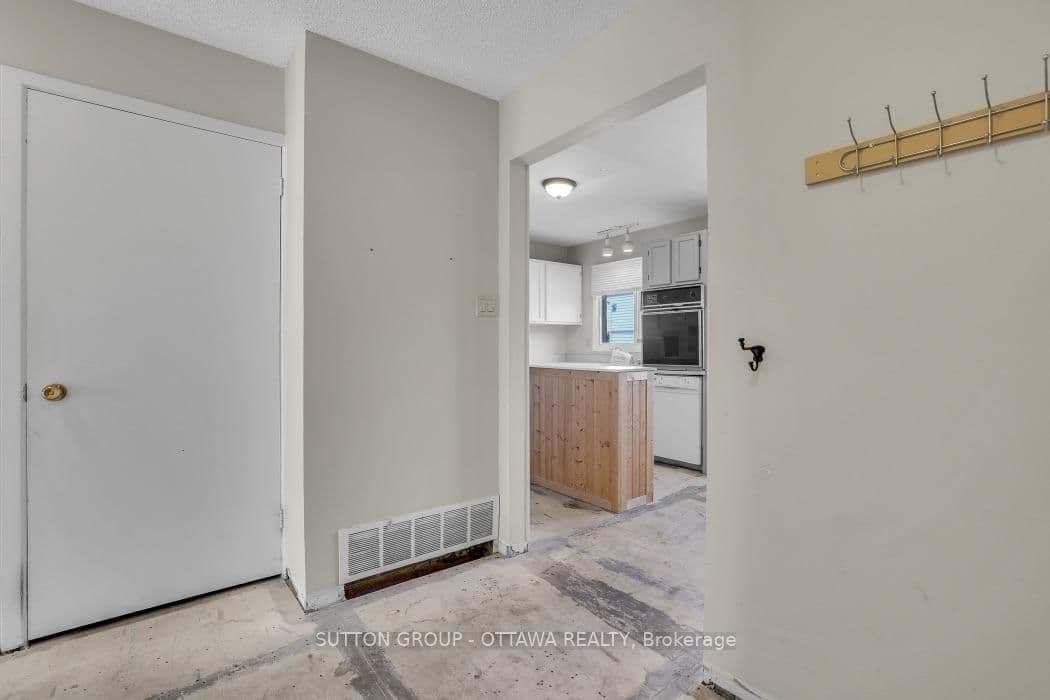 2014 Falkirk Crescent, Ottawa, ON — photo 4