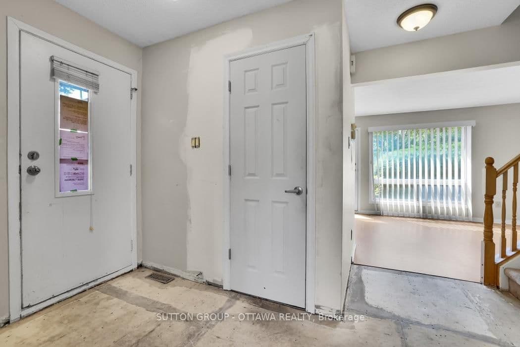 2014 Falkirk Crescent, Ottawa, ON — photo 6