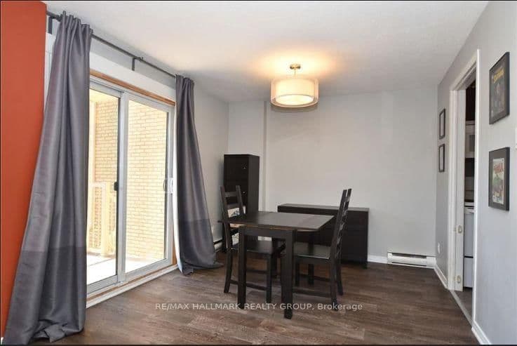 1 - 14 Sweetbriar Circle, Ottawa, ON — photo 4