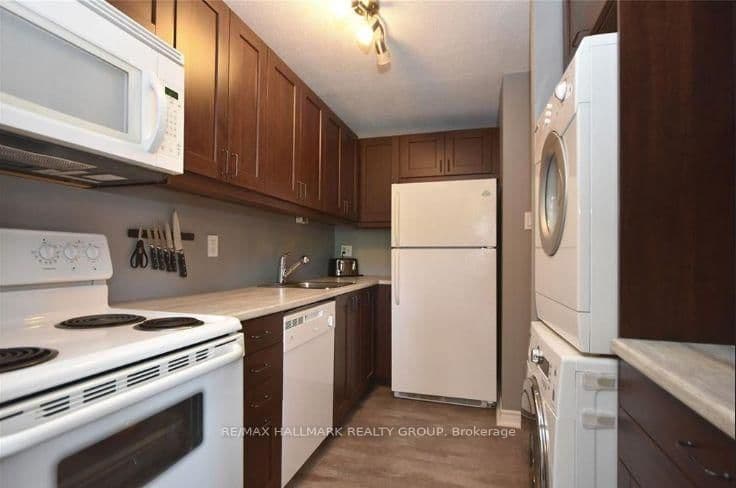 1 - 14 Sweetbriar Circle, Ottawa, ON — photo 5