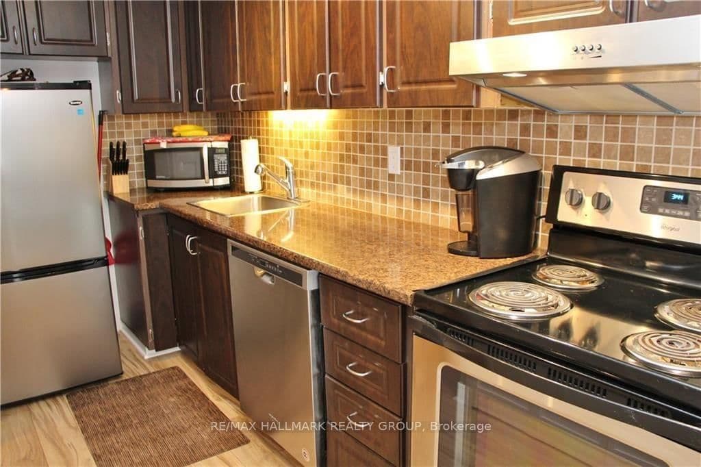 4 - 14 Sweetbriar Circle, Ottawa, ON — photo 10