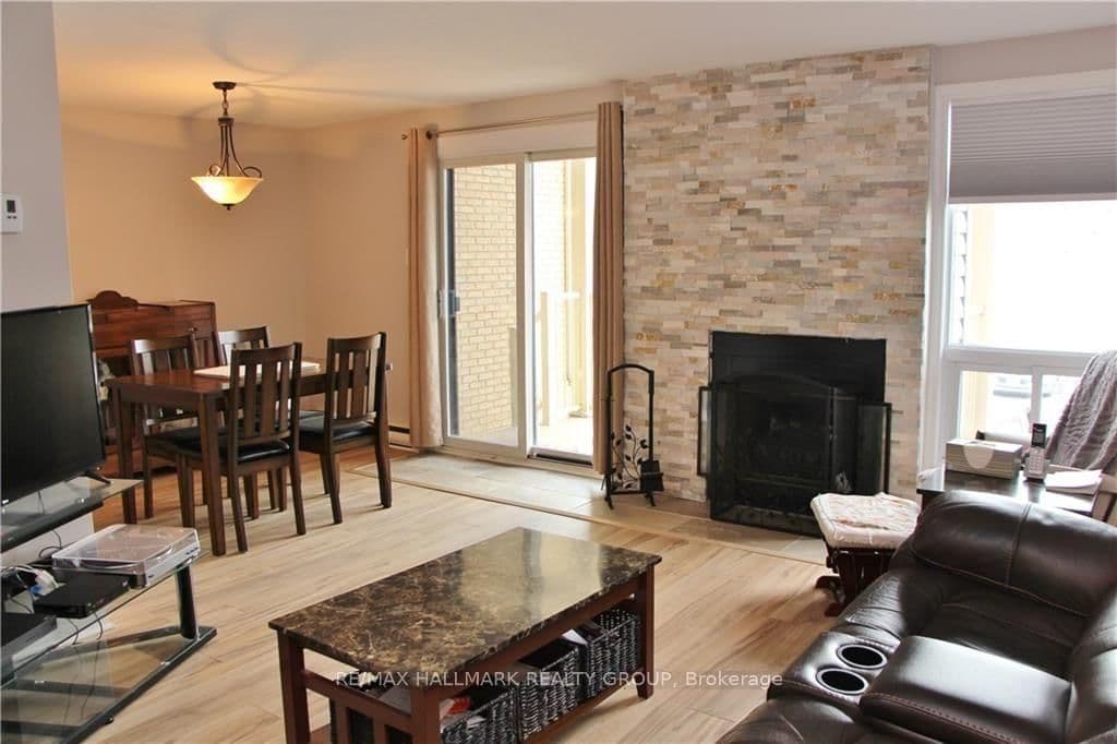 4 - 14 Sweetbriar Circle, Ottawa, ON — photo 2