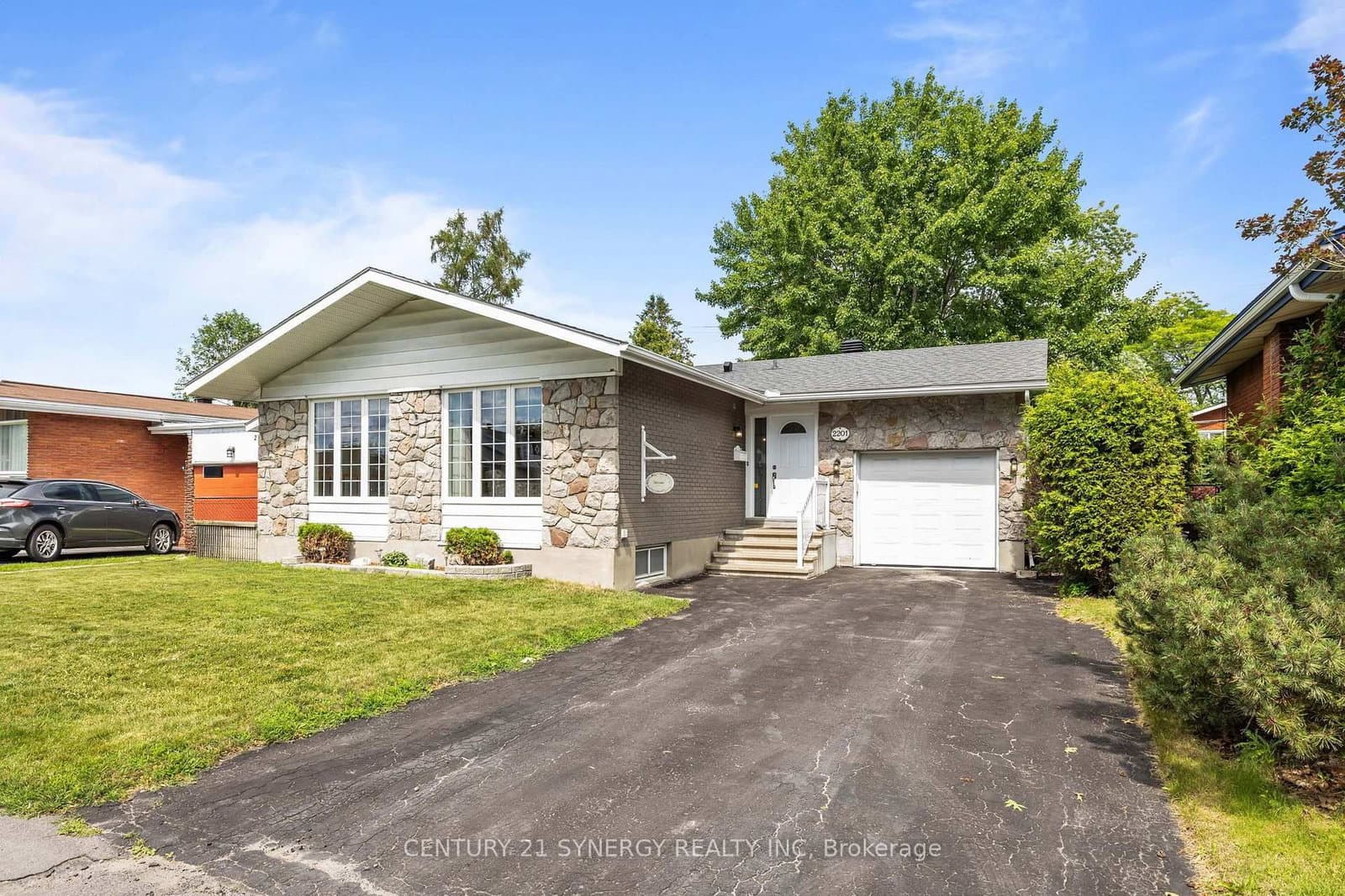 2201 Haig Drive, Ottawa, ON — photo 2