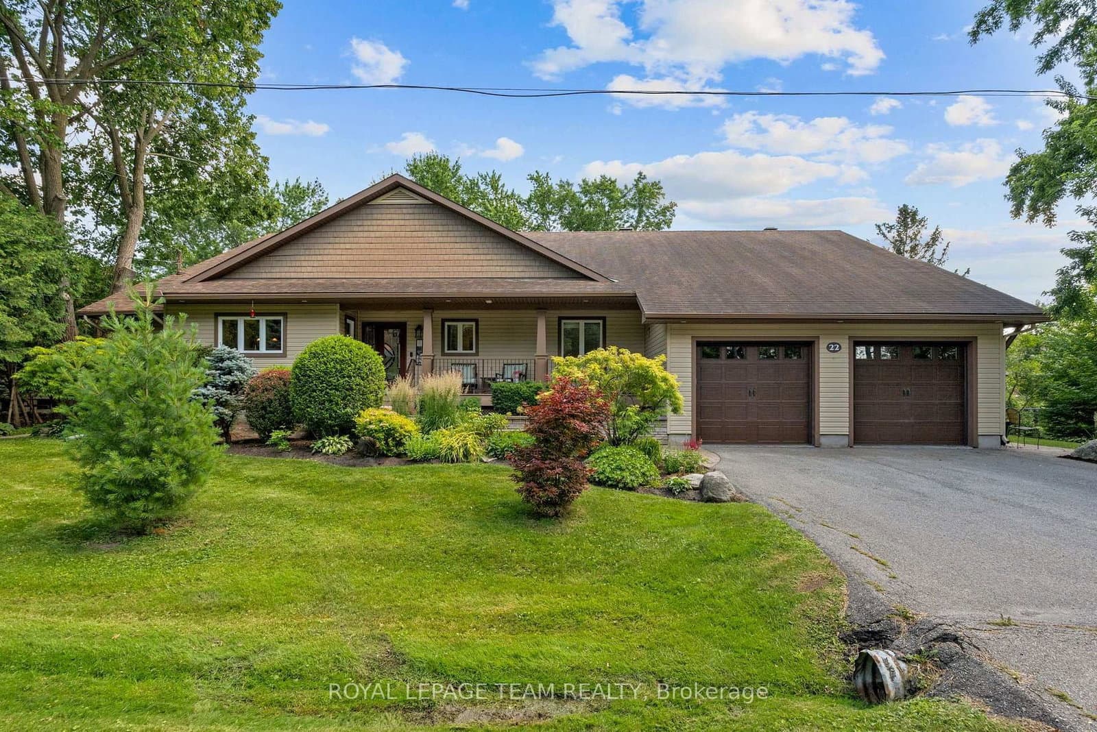 22 Honey Gables Drive, Ottawa, ON — photo 2