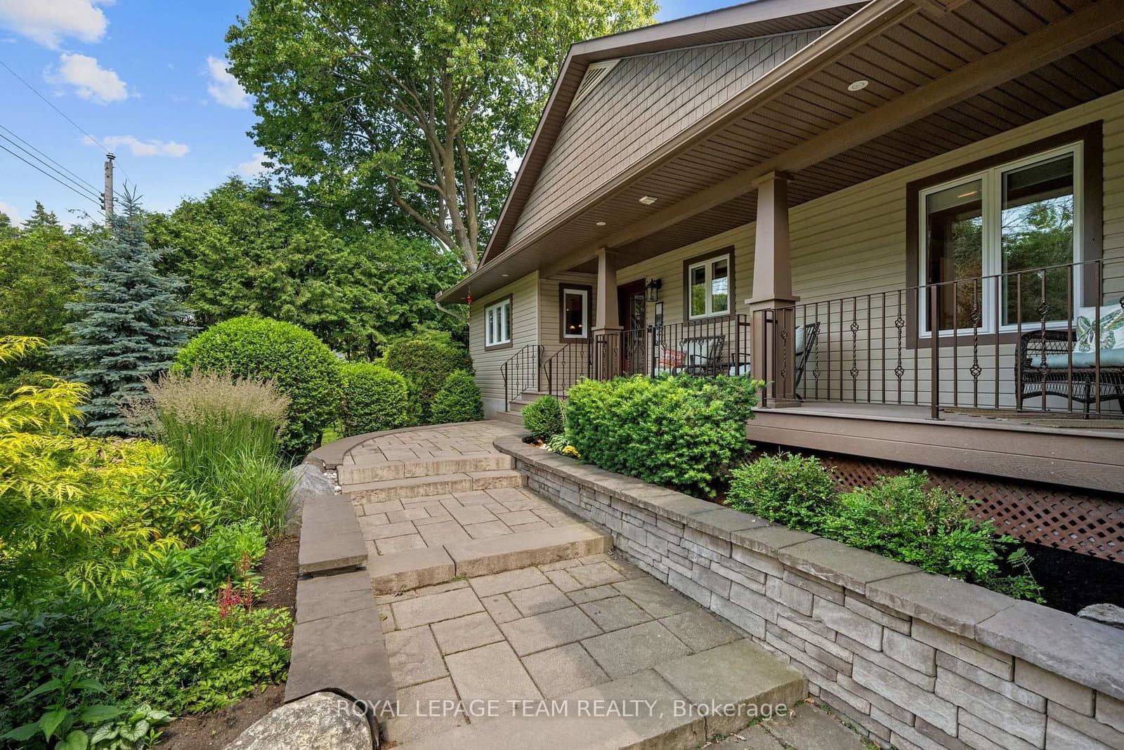 22 Honey Gables Drive, Ottawa, ON — photo 3