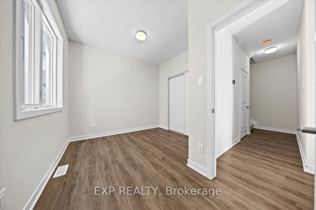 314 John Kim Bell Private, Ottawa, ON — photo 4