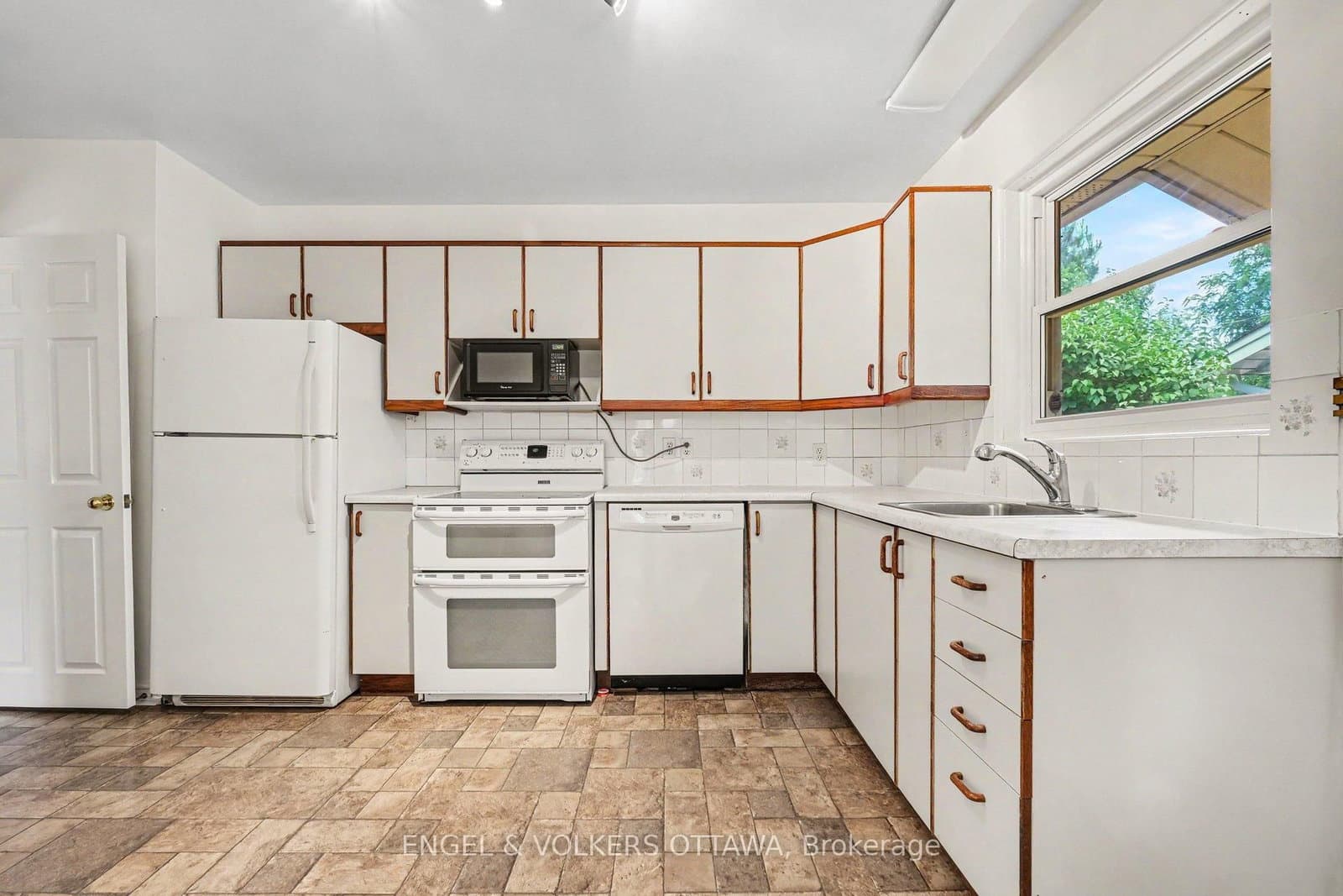 325 Summit Avenue, Ottawa, ON — photo 11