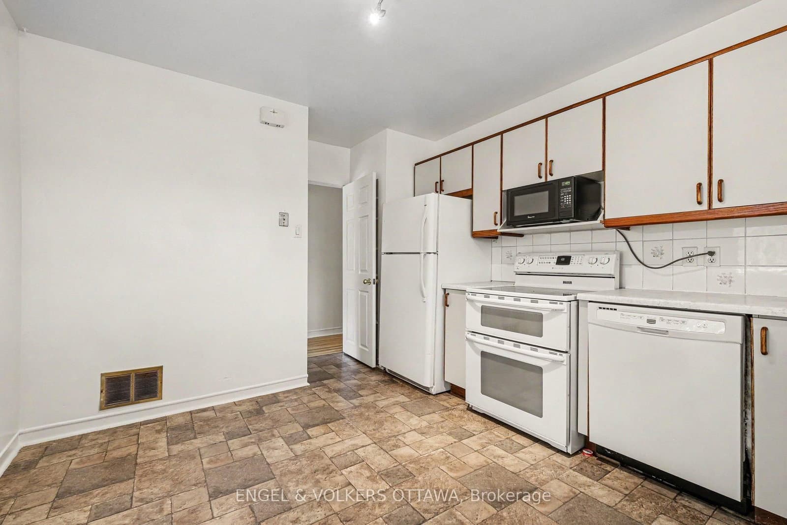 325 Summit Avenue, Ottawa, ON — photo 12