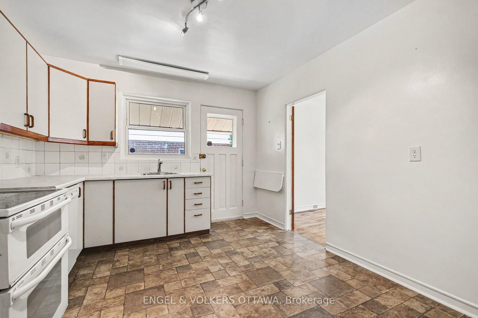 325 Summit Avenue, Ottawa, ON — photo 13