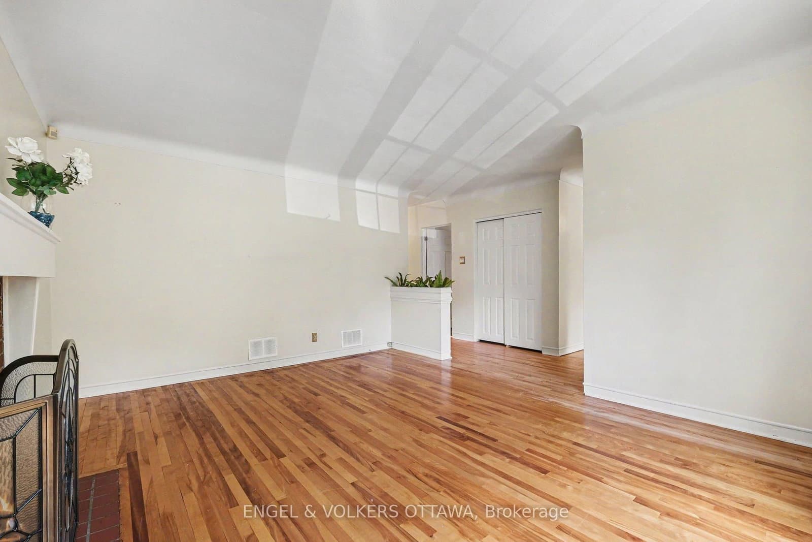 325 Summit Avenue, Ottawa, ON — photo 9