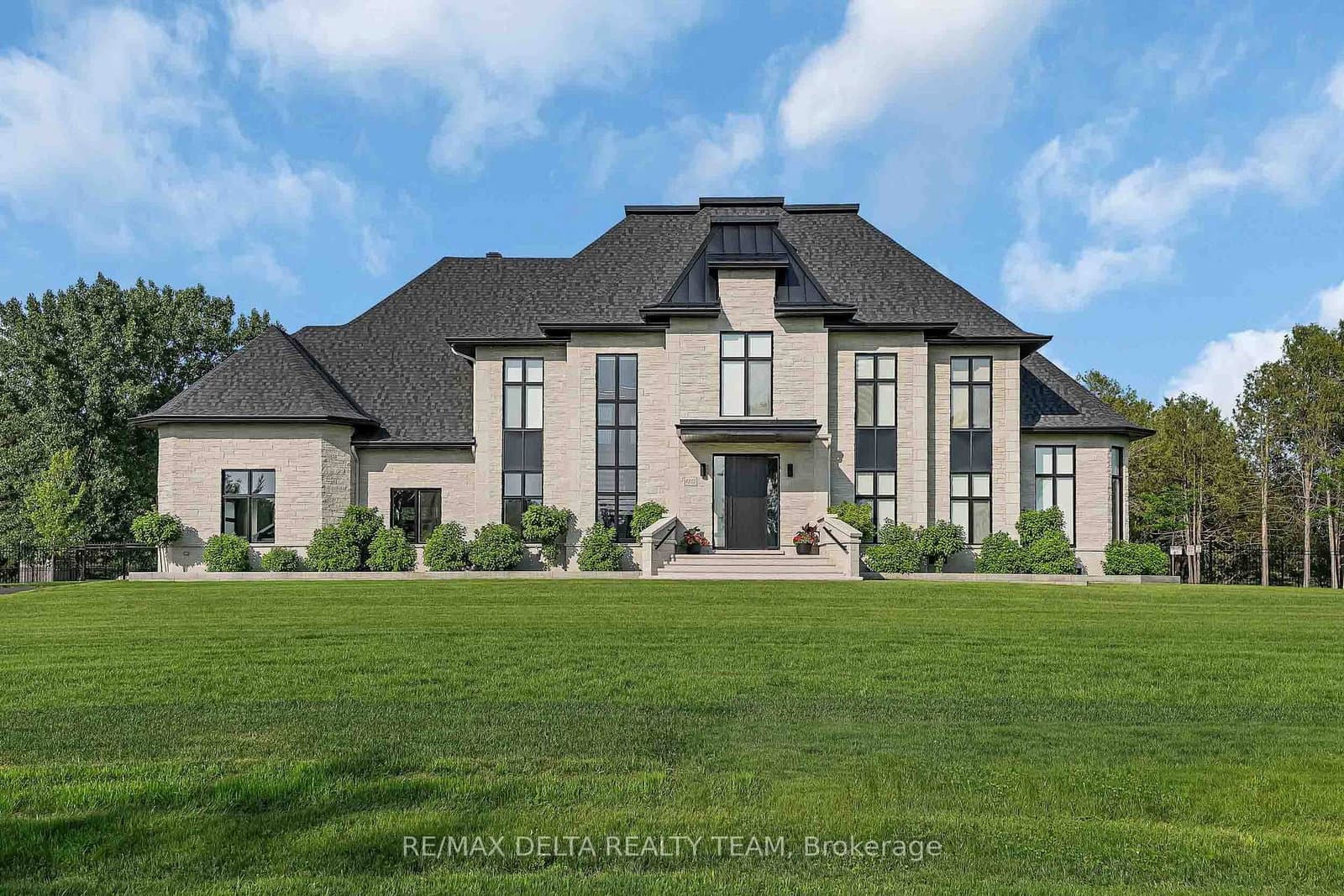 1255 Arbuste Avenue, Ottawa, ON — photo 1