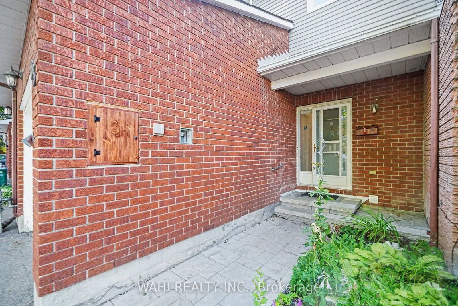 63 Armadale Crescent, Ottawa, ON — photo 2