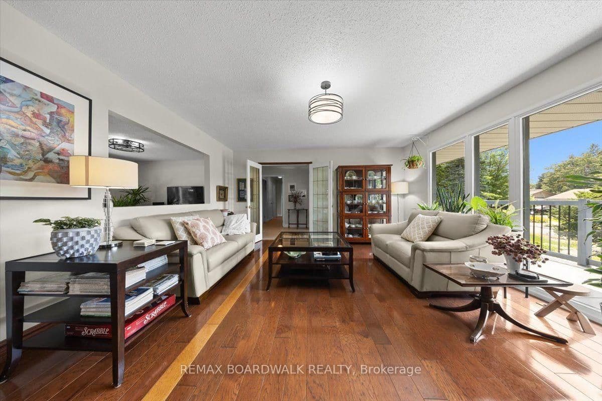 15 Selwyn Crescent, Ottawa, ON — photo 10